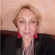 Filóloga Hispánica da clases de letras ( Lingual galega, Lengua castellana, Francés etc) a alumn@s de la ESO y Bachillerato